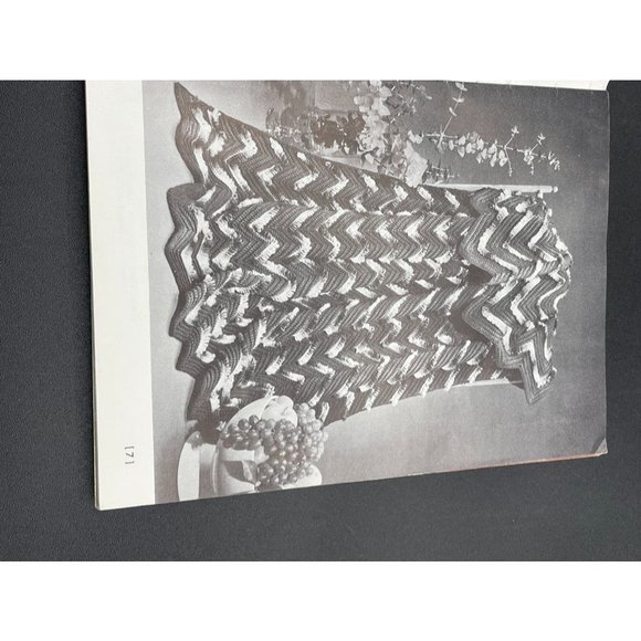 Coats & Clarks Book No. 127 Afghans Knit and Crochet 12 Different Patterns - Picture 6 of 9